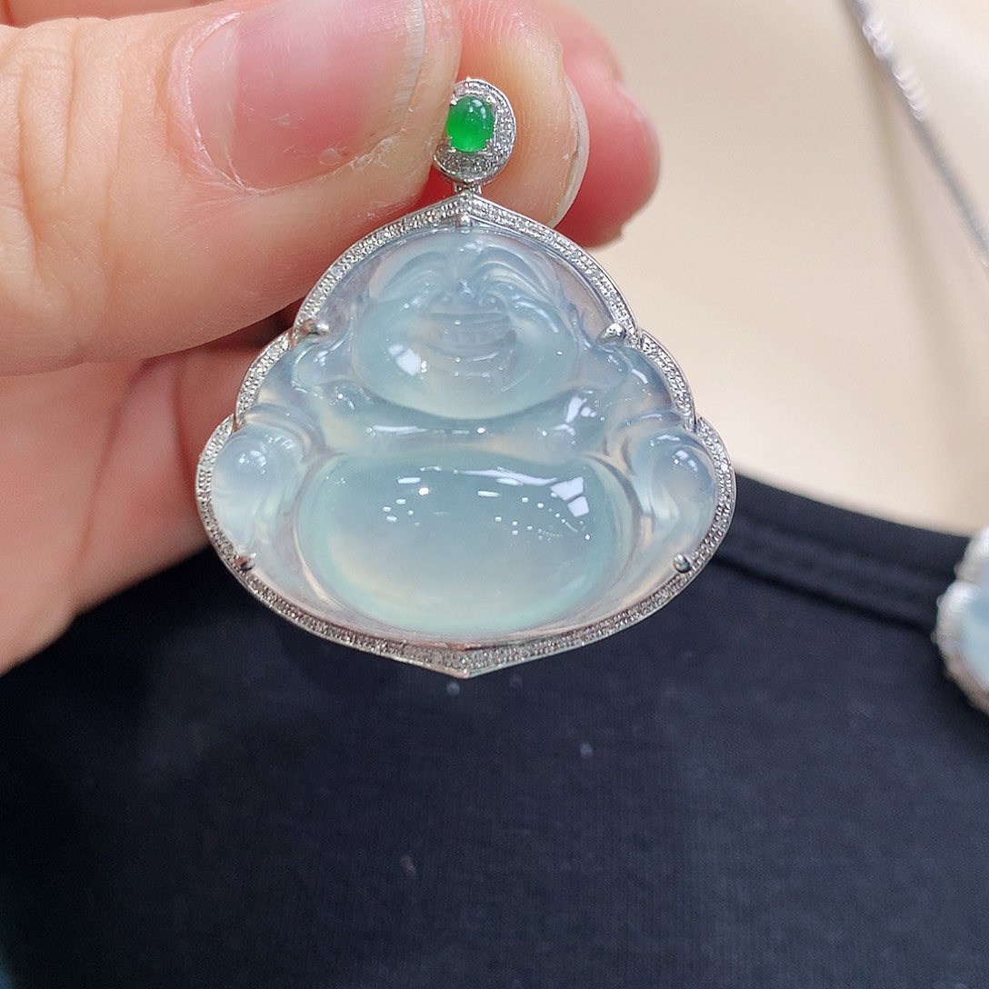 翡翠颈饰18K金镶嵌佛公