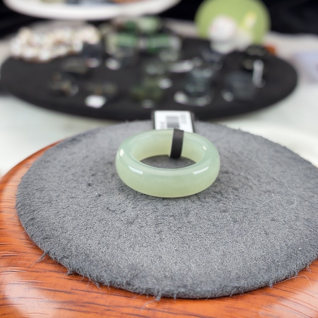 和田玉未镶嵌戒指b17冰青轮胎18不退换