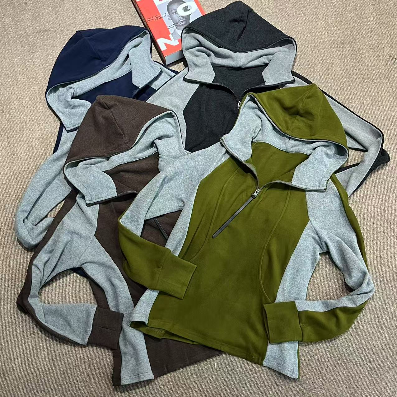 TING GE 内里磨毛款~冬季新款韩系拼色半拉链连帽上衣 26223