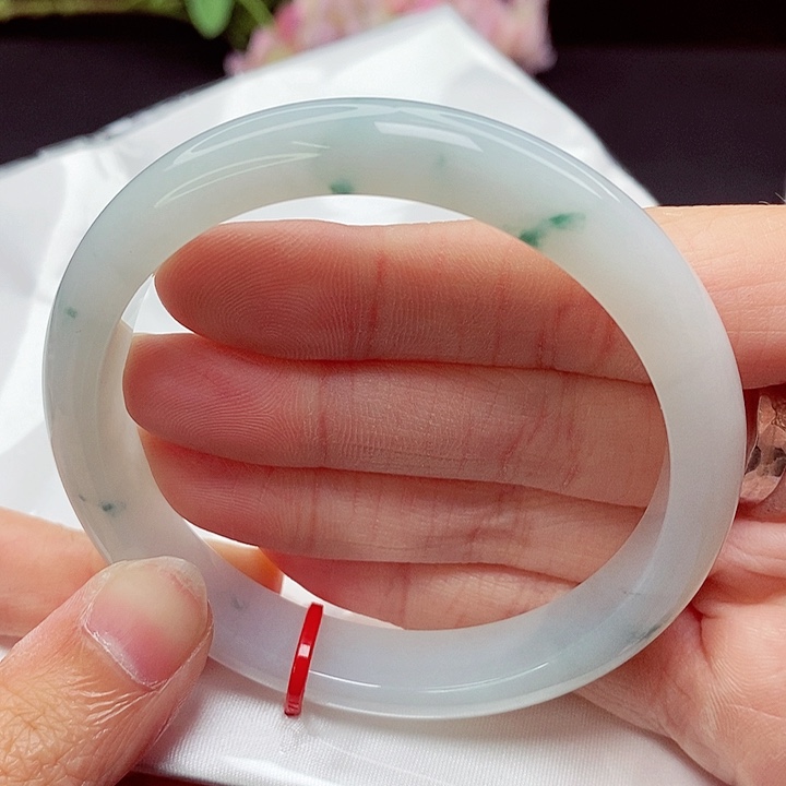 翡翠手镯未镶嵌58圈