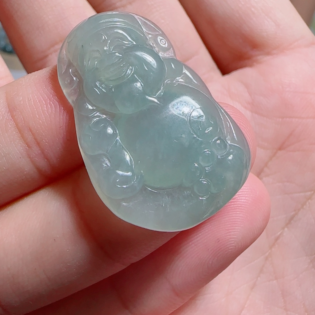 翡翠未镶嵌颈饰财爷