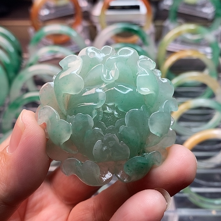 石英质玉颈饰未镶嵌