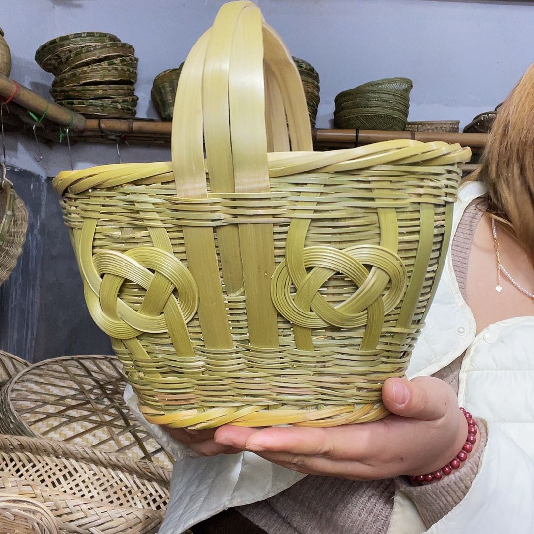 带提手花篮子开发区的那个师傅做的迷你款