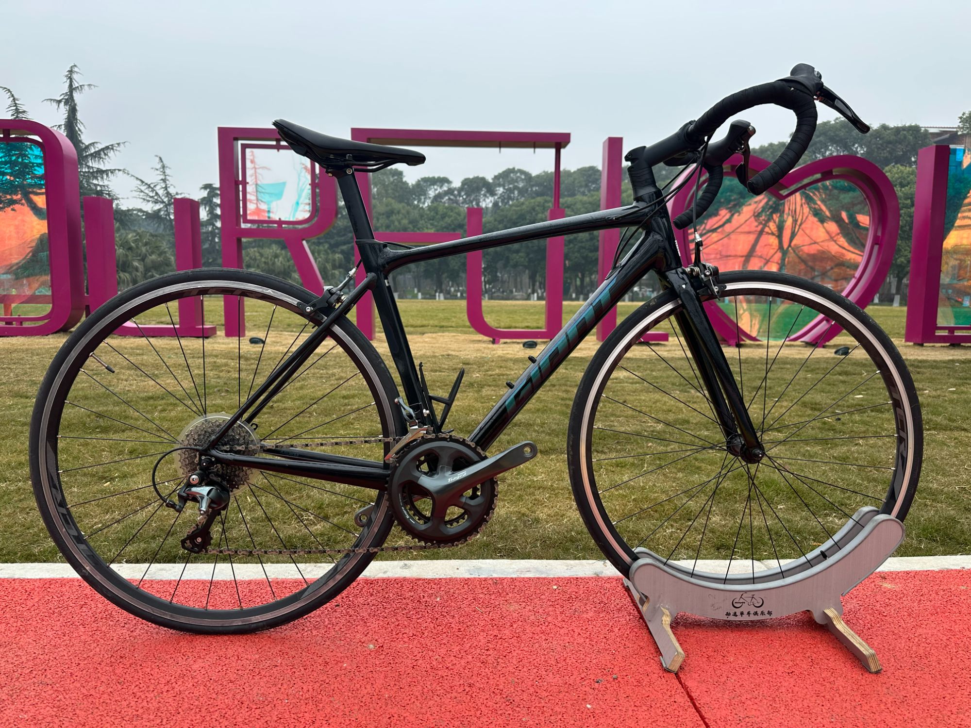 某安特Tcr slr :M码170-180 禧玛诺tiagra  4120机械变