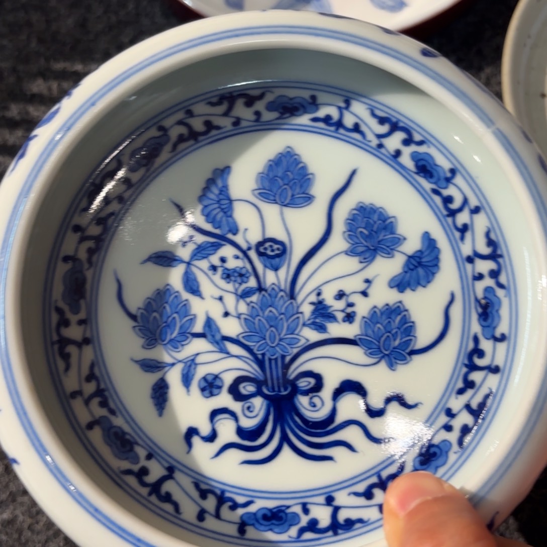 财***爷瓷裂 瑕 不退不换 一束莲笔洗