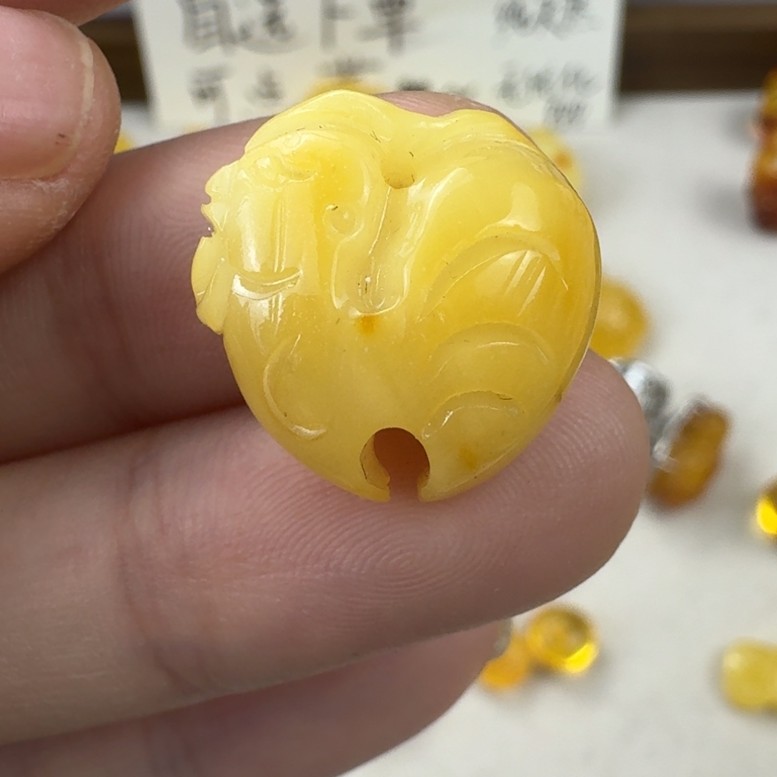 蜜蜡未镶嵌珠宝奇石吊坠孔小公鸡 17.8×17×8mm