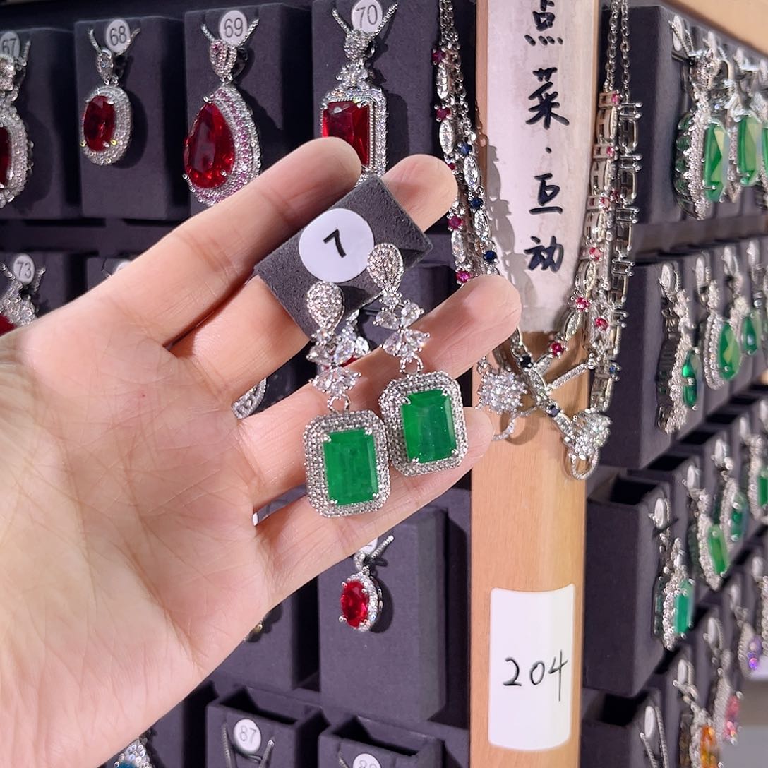 银S925镶嵌耳饰祖母绿