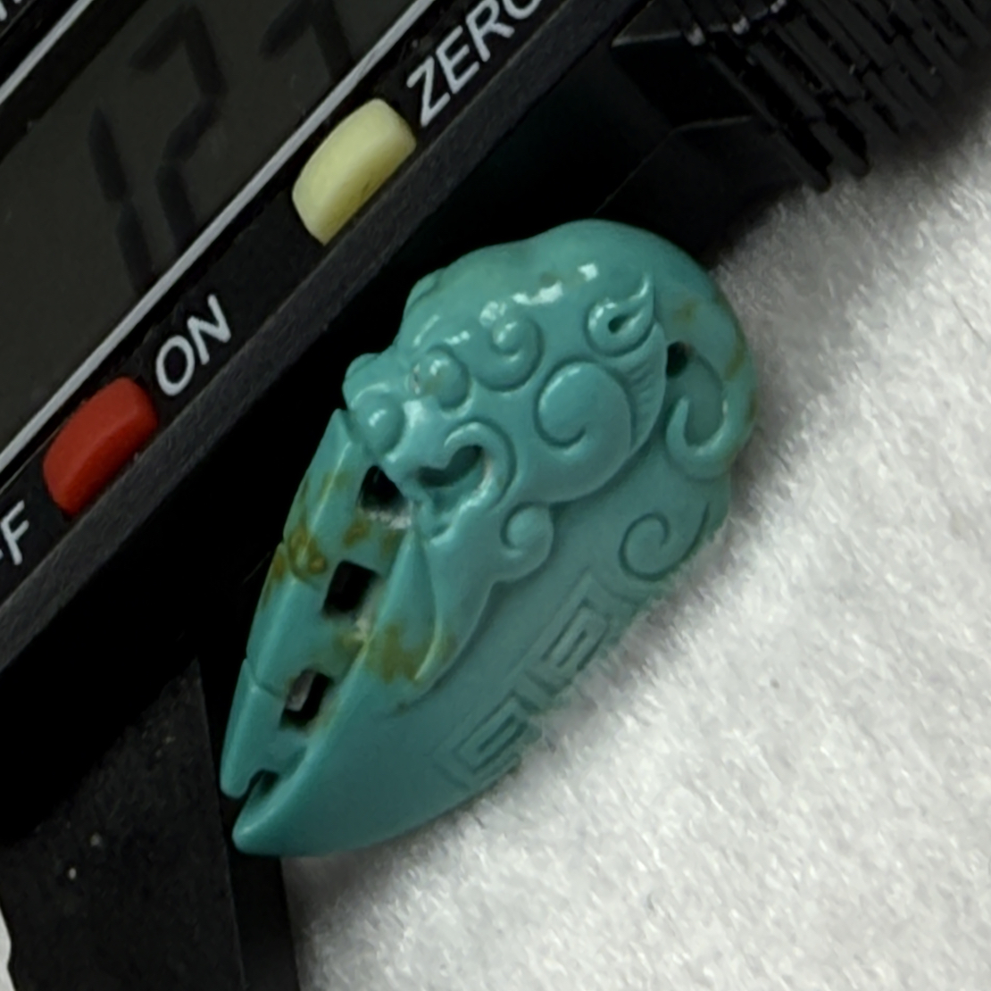 湖北十堰精品原矿绿松石兽牙吊坠