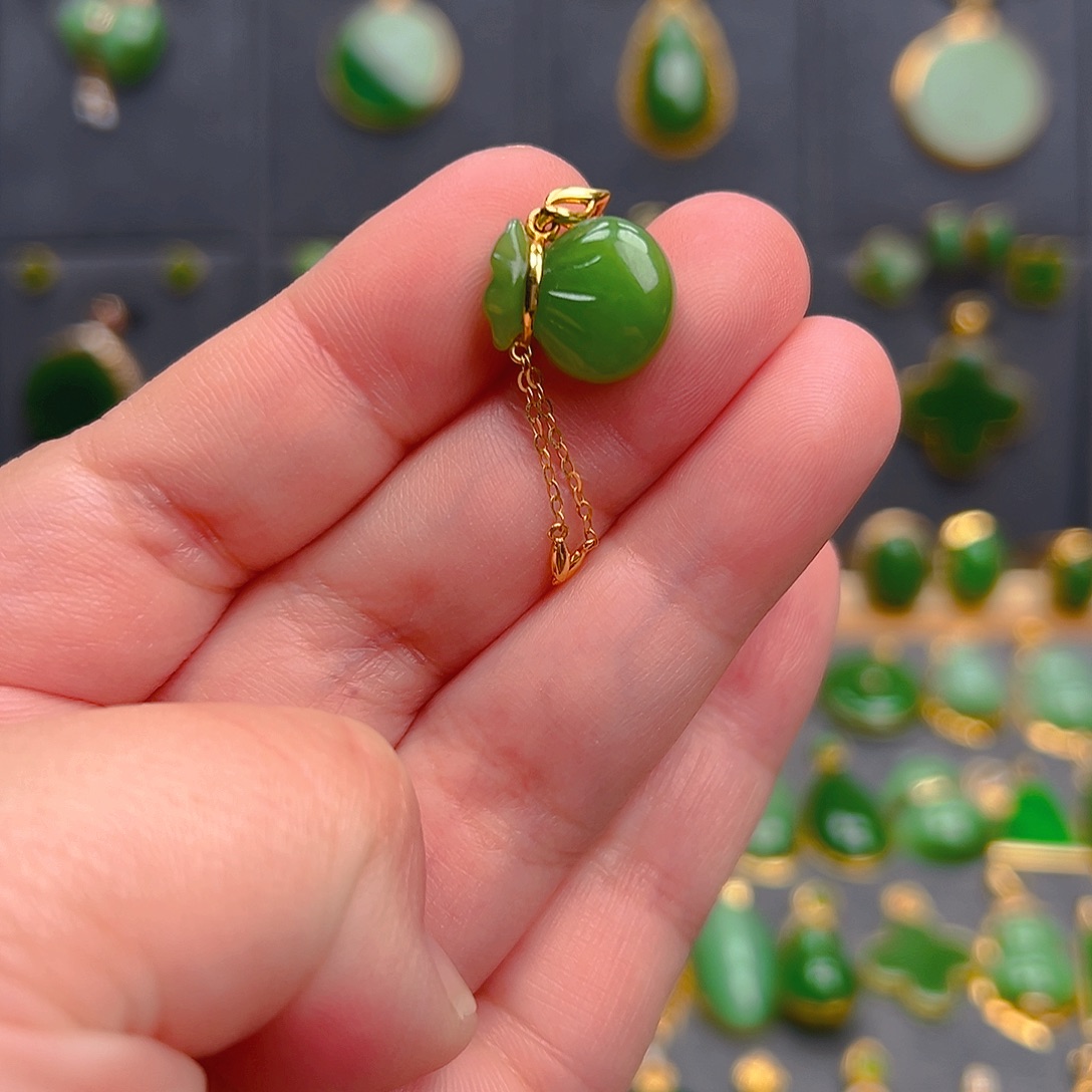 和田玉（碧玉）18K金镶嵌吊坠(不含链)