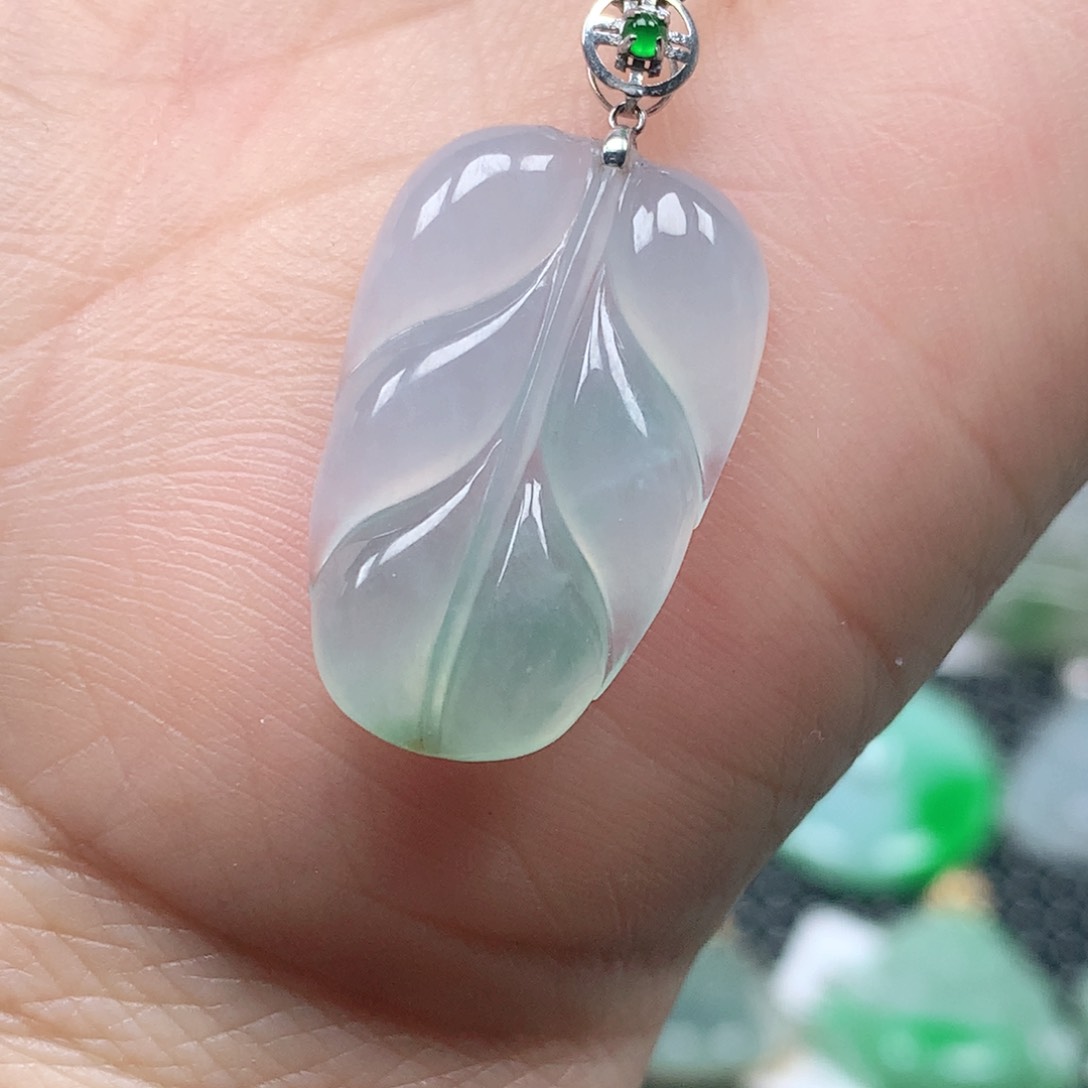 【闪购商品】翡翠吊坠(不含链)18K金镶嵌