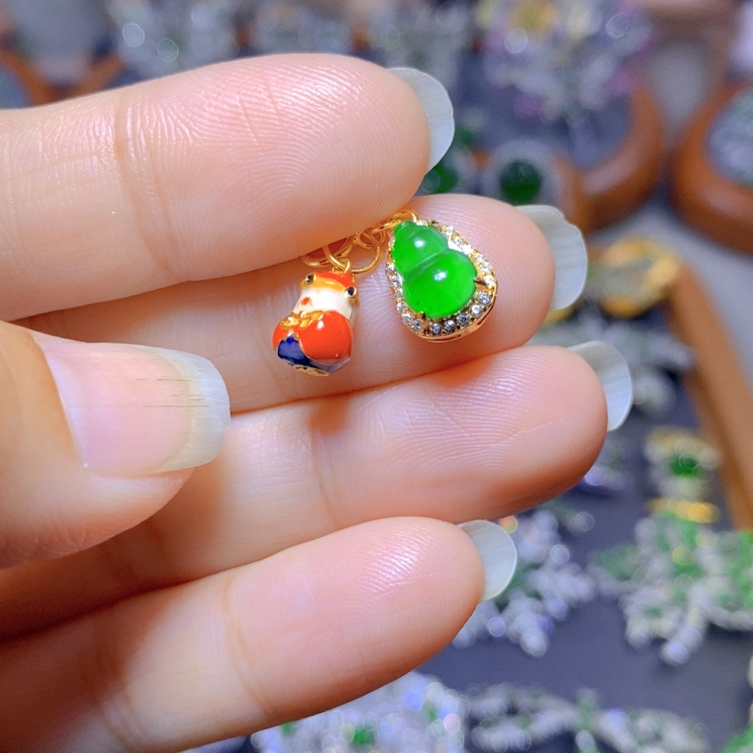 翡翠颈饰银S925镶嵌天然翡翠