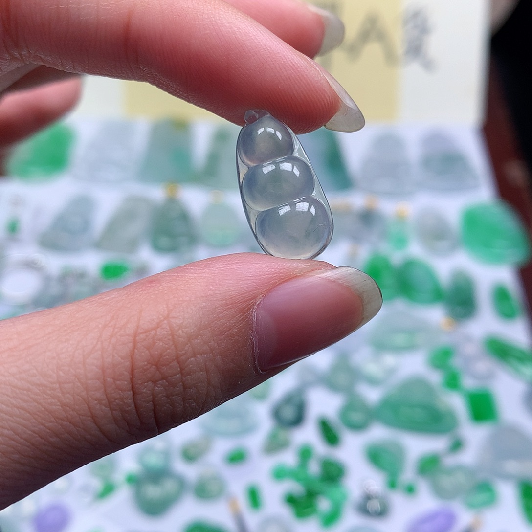 翡翠裸石缅甸天然A货翡翠冰种豆子