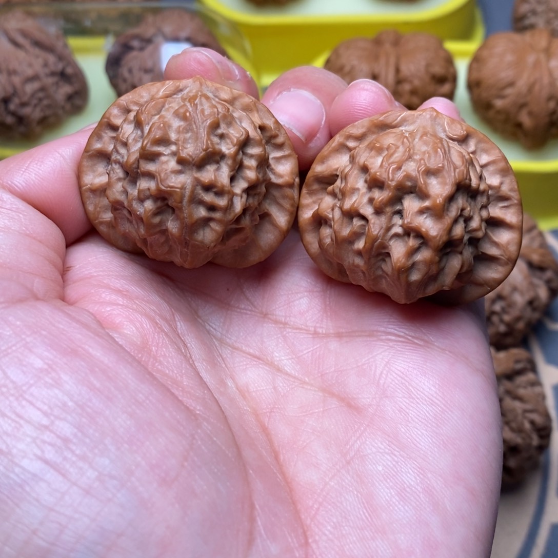 文玩核桃吊坠瓷娃娃38