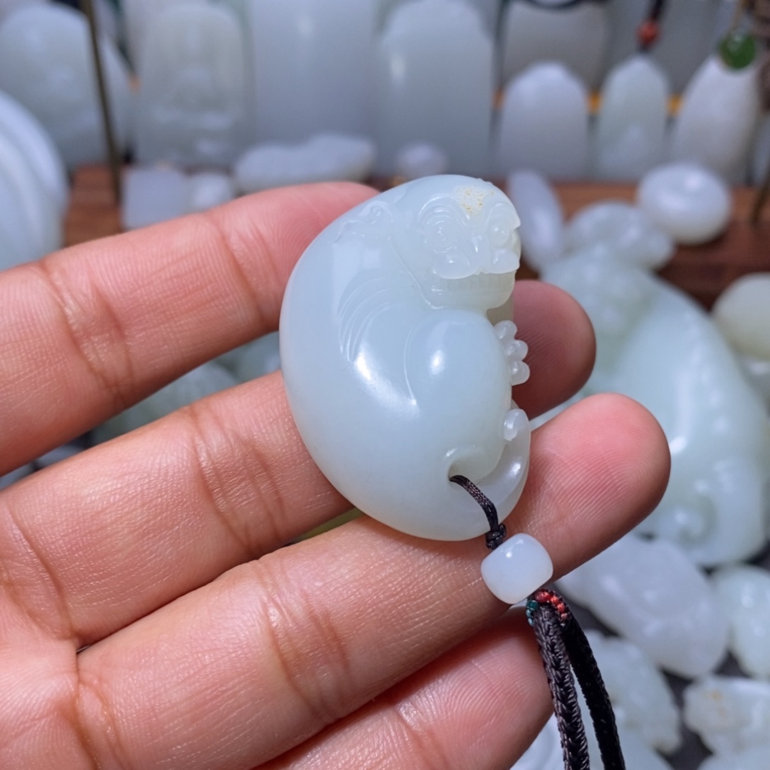 和田玉颈饰未镶嵌