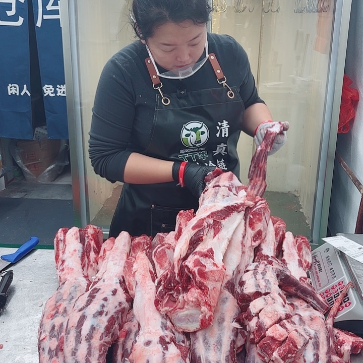 哥***后冷冻保存6个月中国大陆鲜牛尾8斤