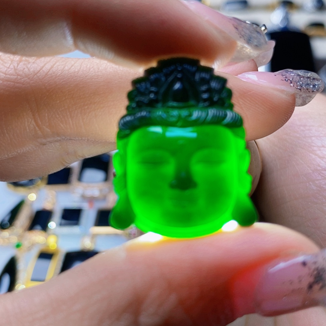 定制翡翠18K金镶嵌墨翠观音头，出人头地的寓意