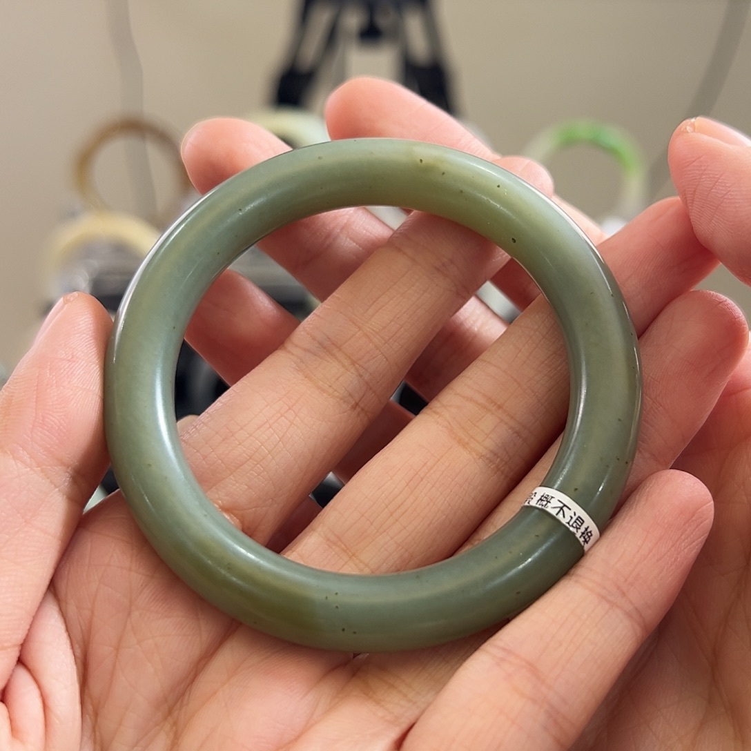 和田玉未镶嵌手镯54