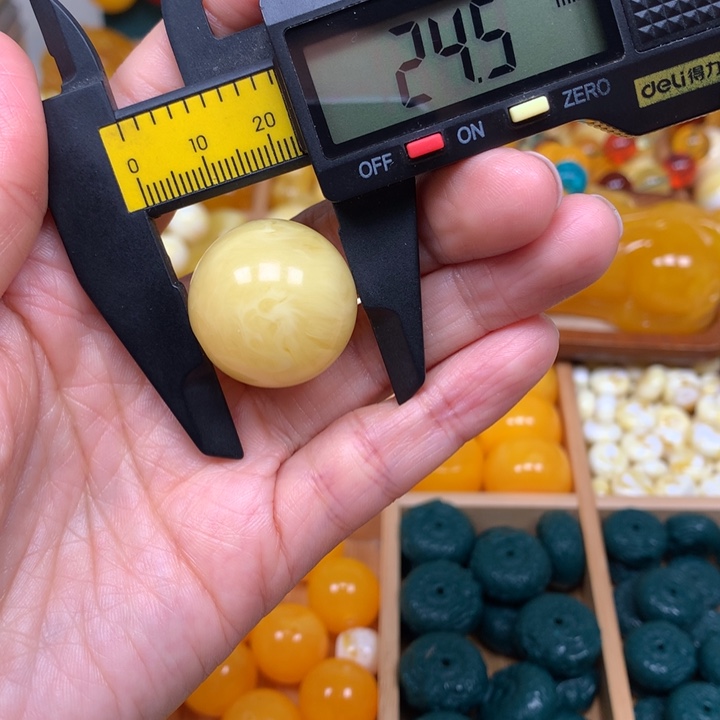 非金属仿琥珀饰品008