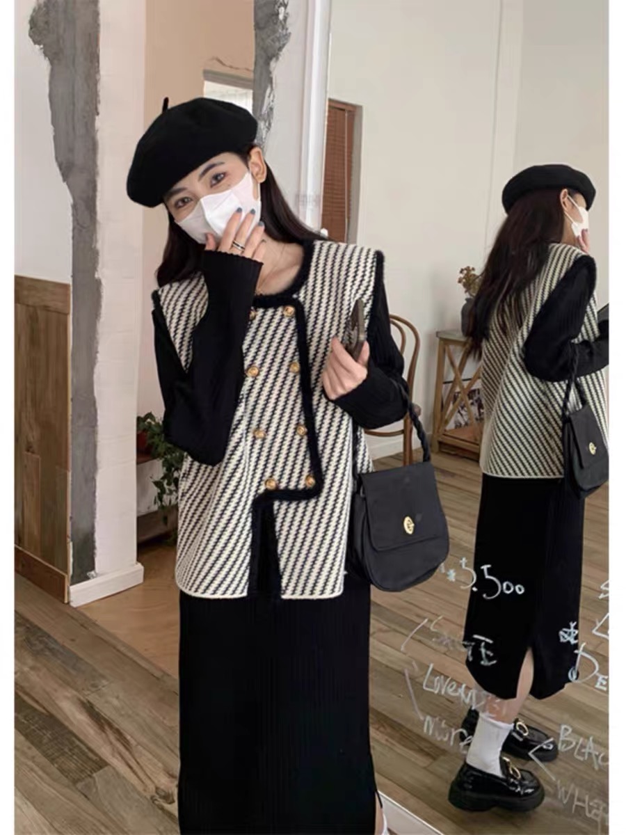 小香风斜条纹马甲外套孕妇装2025秋季新款不规则针织背心宽松开衫
