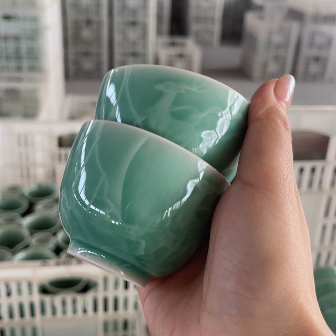 青瓷哈哈哈哈哈哈哈哈