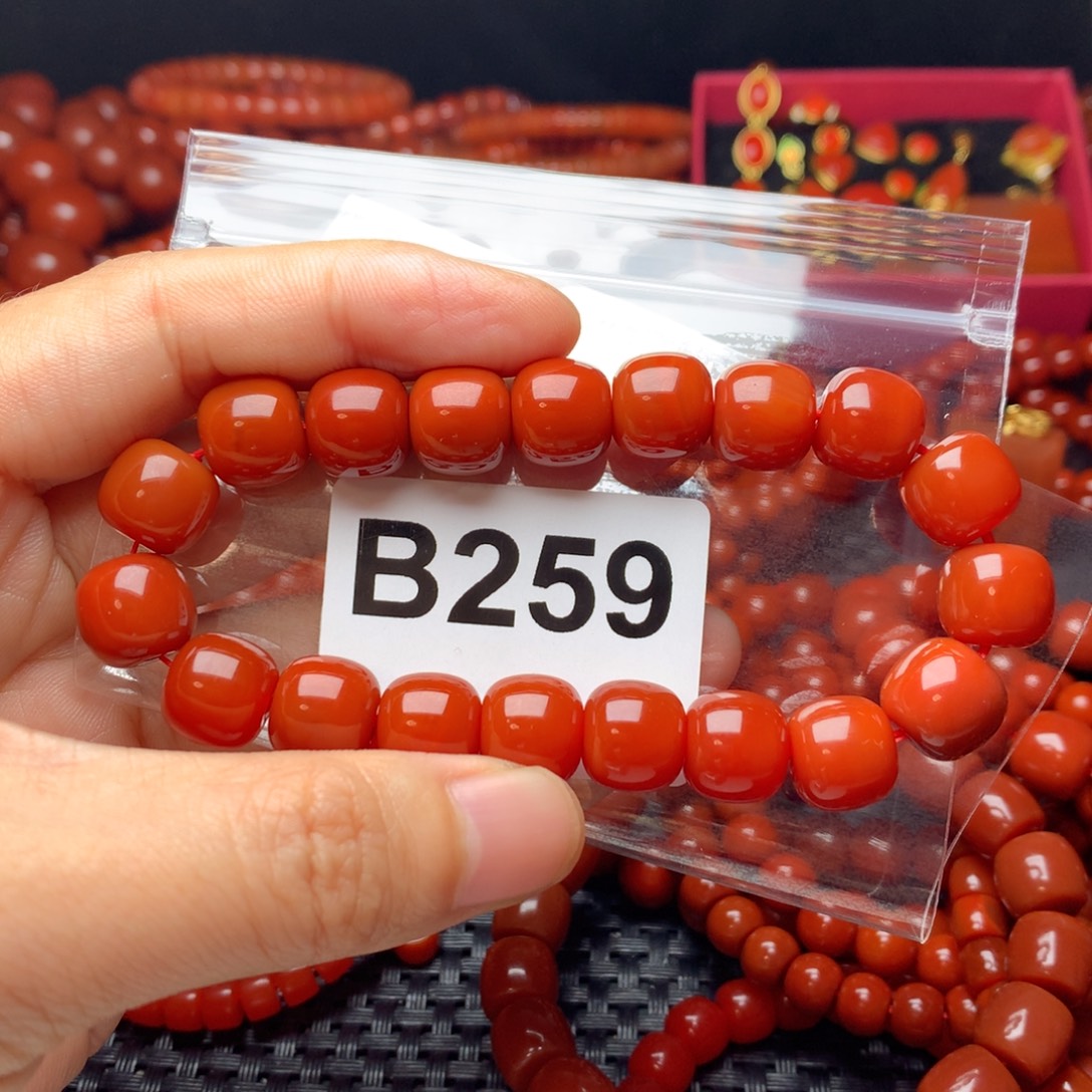 吾***南红玛瑙未镶嵌手链