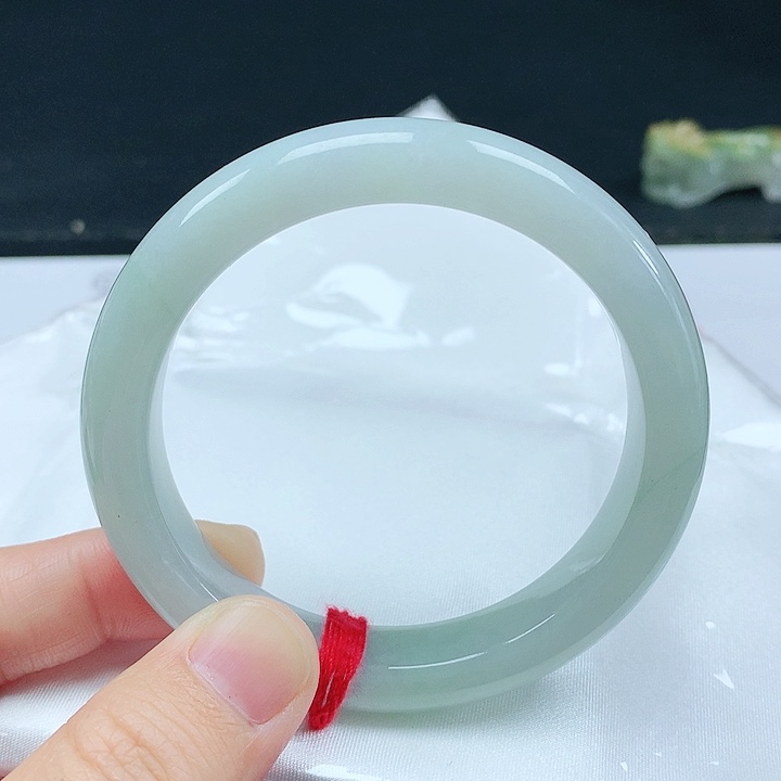 翡翠手镯未镶嵌天然翡翠手镯