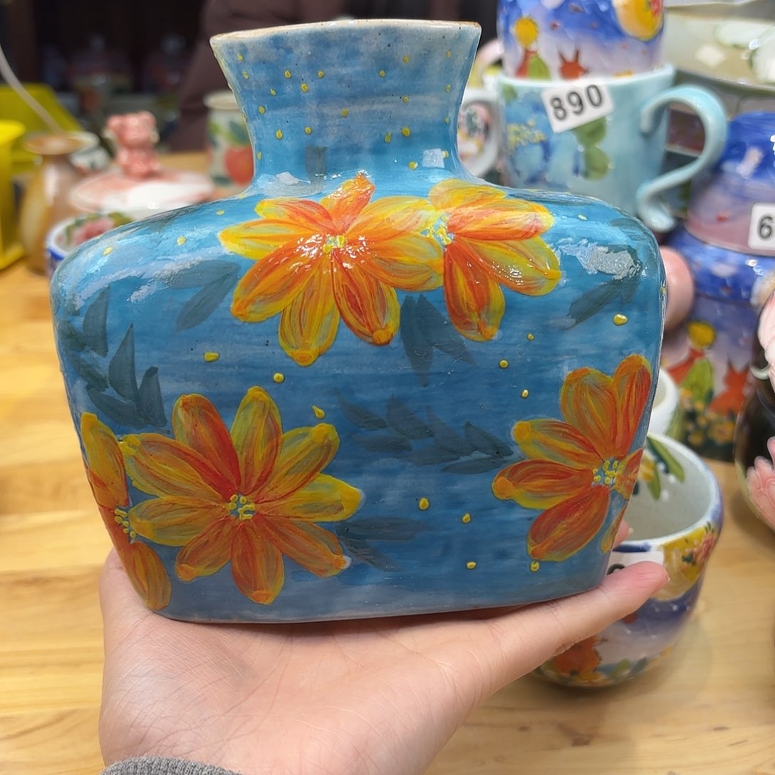 瓷片兔兔盖茨。兔兔好