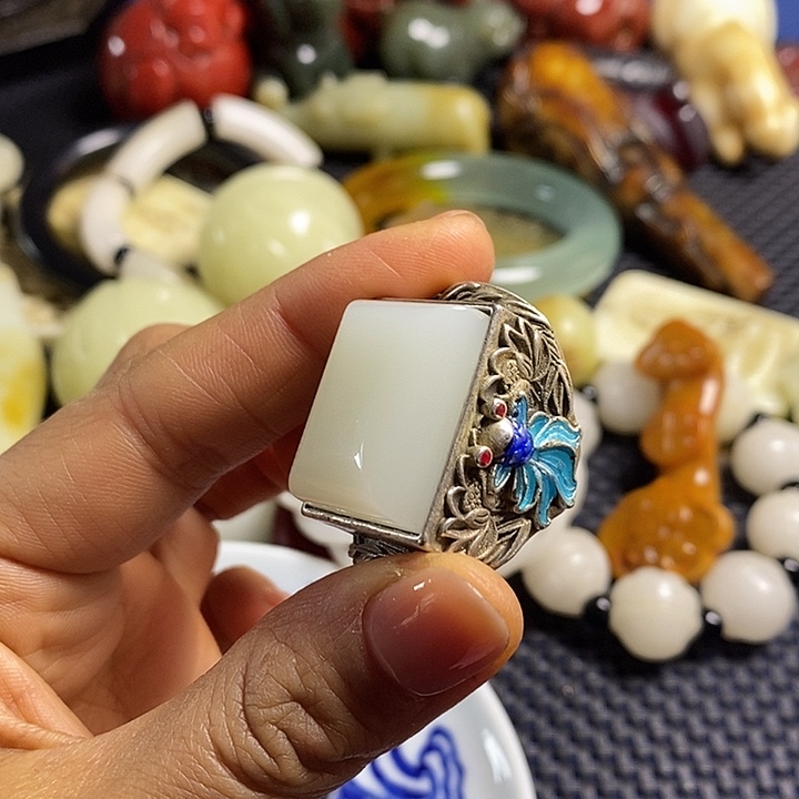 吊坠白玉菩提支持七天无理由