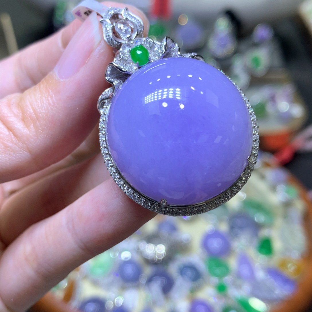 【闪购商品】翡翠颈饰18K金镶嵌翡翠吊坠项链