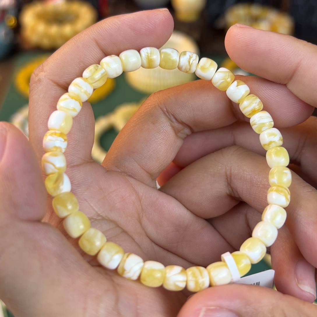 琥珀裸石未镶嵌mhgggghbbhhjj