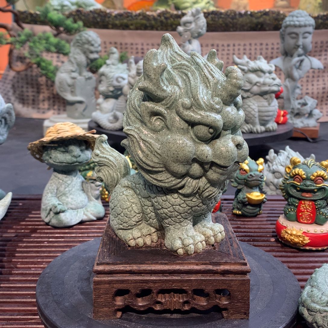 .麒麟瑞兽一只………………………..