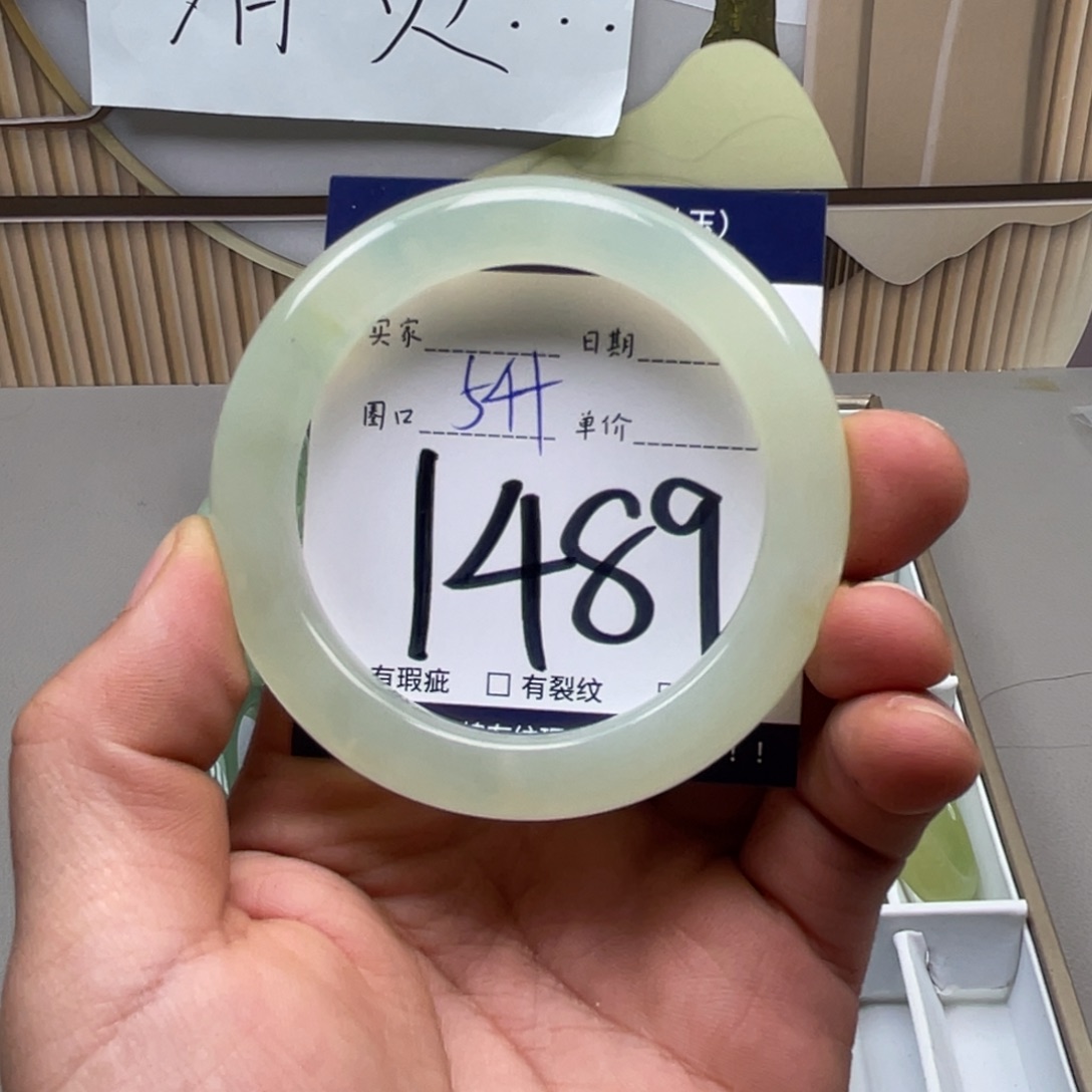 岫玉手镯手镯未镶嵌