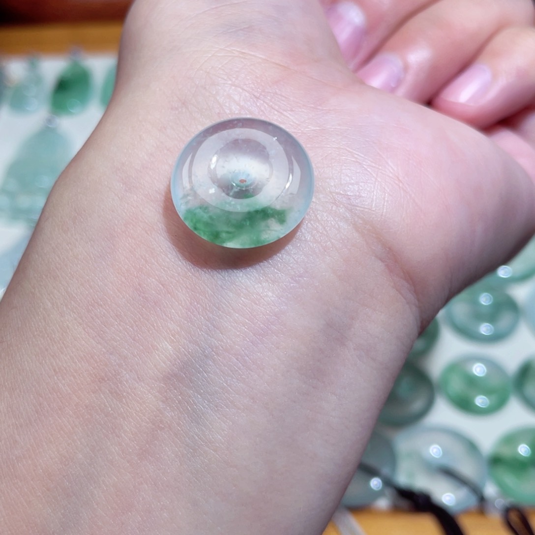 翡翠未镶嵌颈饰扣子