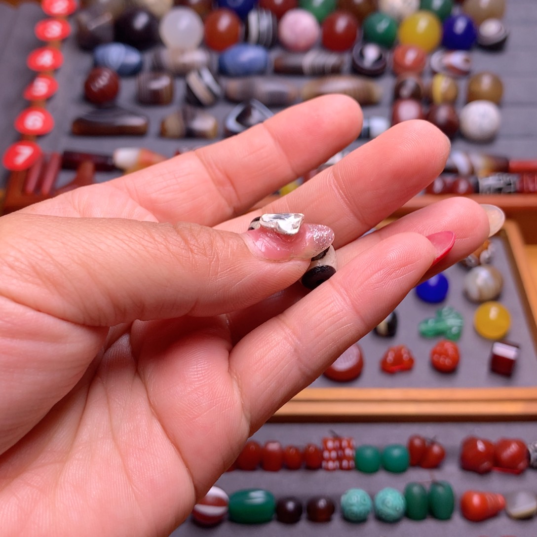 玛瑙/玉髓颈饰未镶嵌变***哥