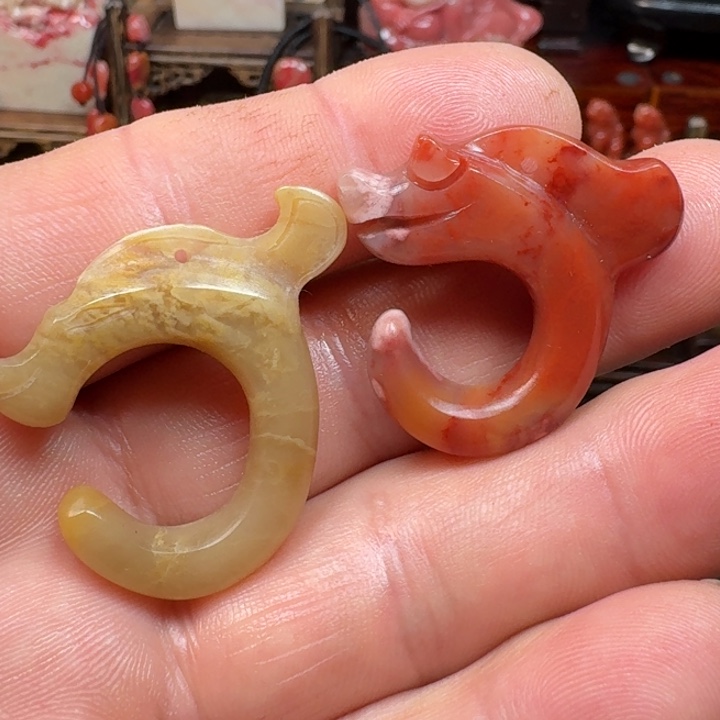 巴林石巴林石玉龙吊坠