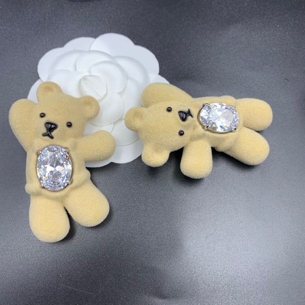 原创设计少女风精致鸭嘴夹素款饰品甜美发夹抓夹女耳钉女高级感