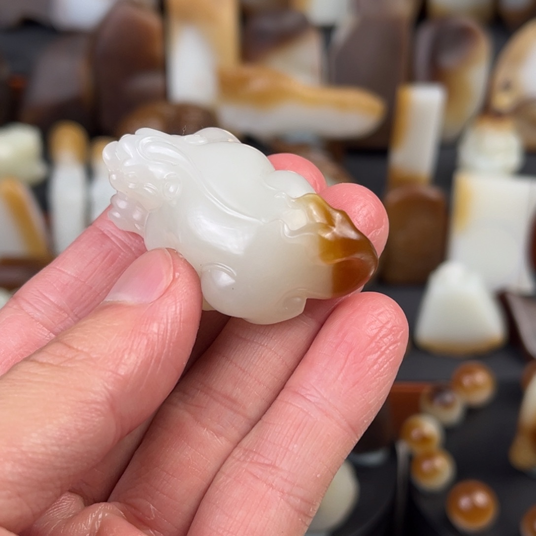 和田玉（糖玉）未镶嵌颈饰