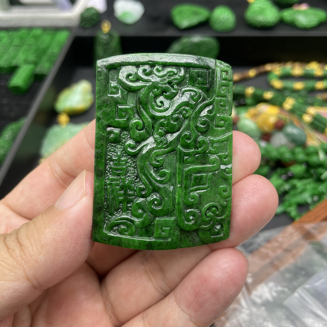 天然翡翠a货龙凤牌毛衣链仿古雕工