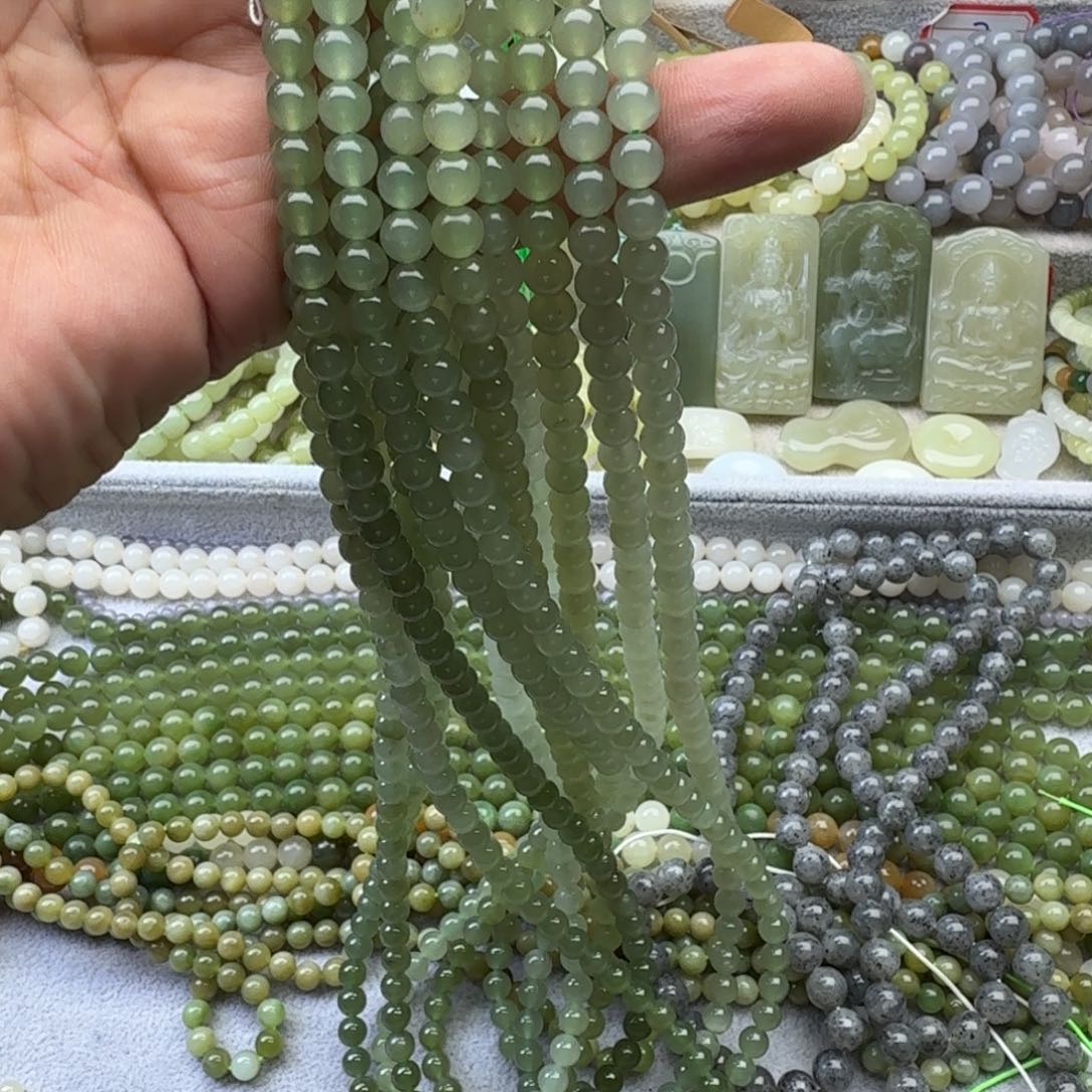 未镶嵌手链和田玉多样性发一