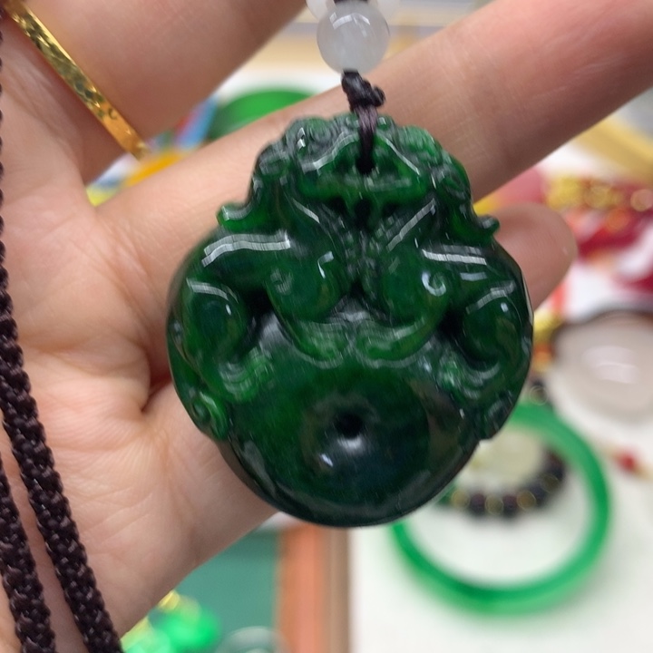 颈饰未镶嵌翡翠吊坠