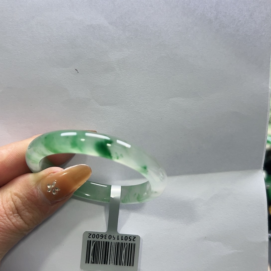 石英质玉手镯未镶嵌洛*白