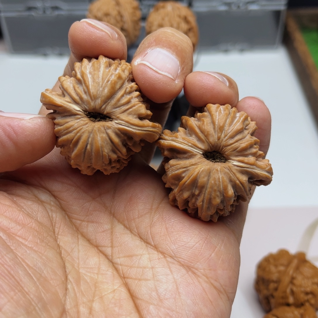 闹***闹文玩核桃吊坠四座楼 闹闹