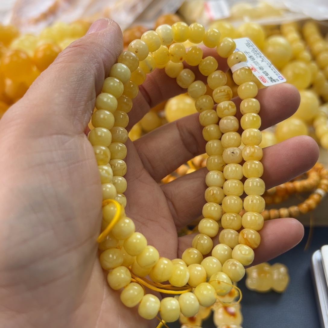 未镶嵌琥珀珠宝奇石