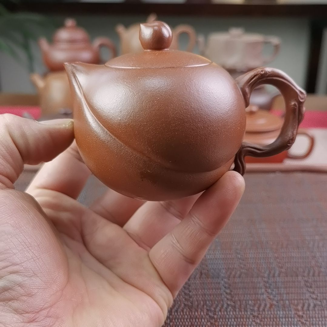 紫砂茶壶沉香泥寿桃170CC