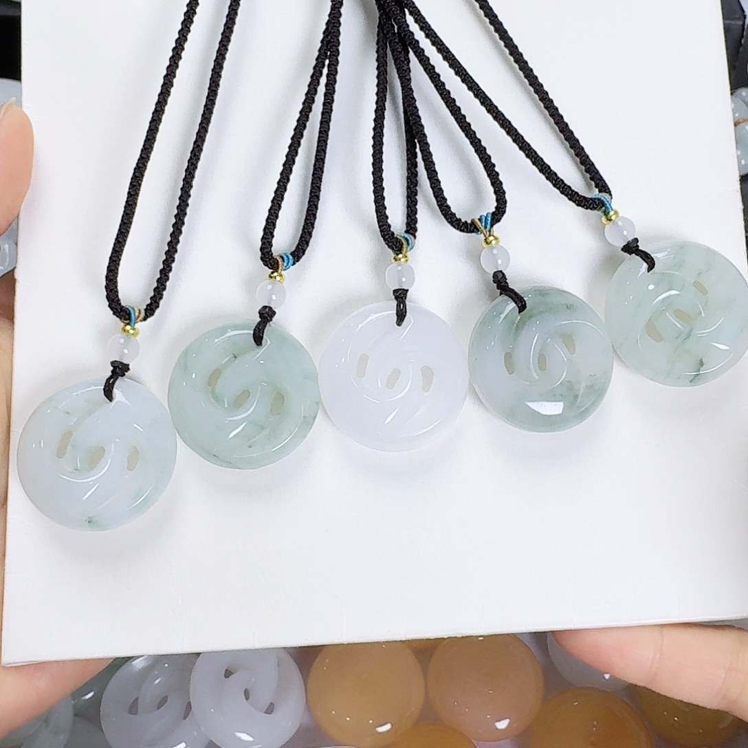 石英质玉未镶嵌颈饰吊坠多样性发其一