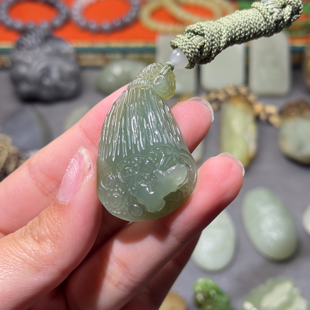 和田玉挂件未镶嵌