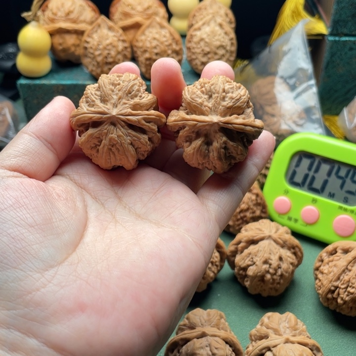 文玩核桃把件粗筋6056