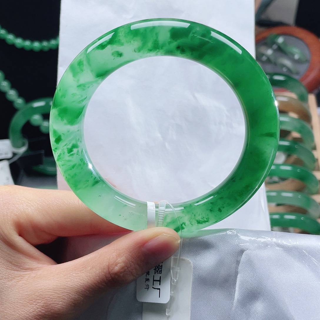 石英质玉未镶嵌手镯58