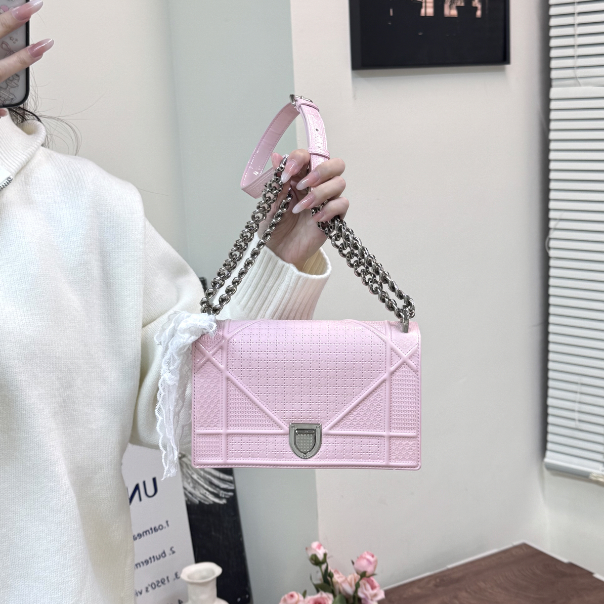 95新 DIOR/迪奥 粉银金属牛皮包盾牌单肩斜挎包