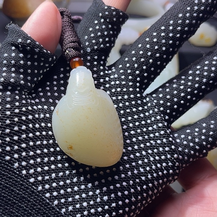 金***华和田玉未镶嵌颈饰